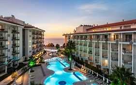 Ramada & By Wyndham Kusadasi 4*