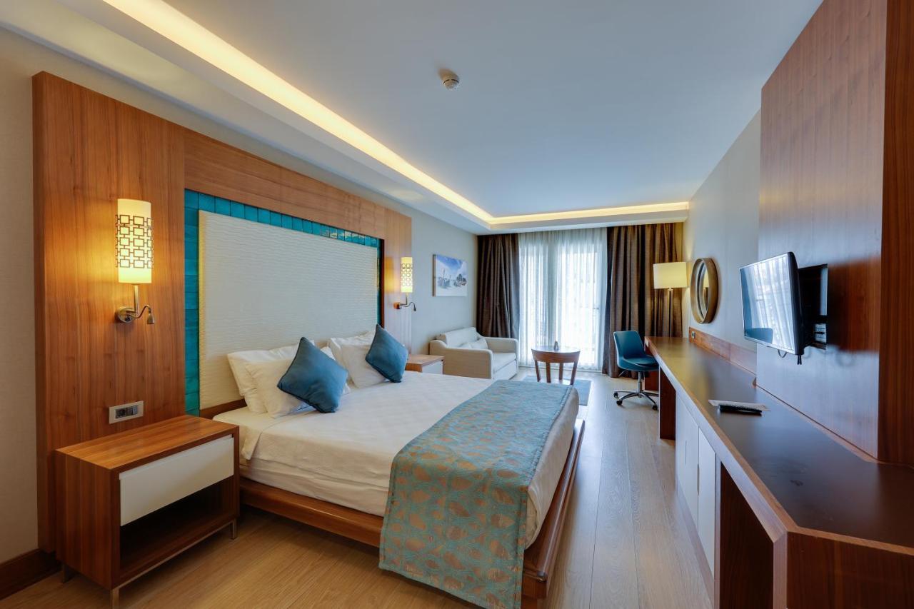 Ramada Hotel & Suites By Wyndham Kuşadası Buitenkant foto